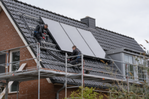 Solarthermie Installation in 4 Schritten [Bildinhalt mit KI erstellt]
