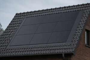 Indach-Photovoltaik 2026: Solardach planen und Kosten vergleichen [Bildinhalt mit KI erstellt]