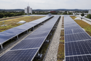 Zukunft der Solarenergie 2026: Technik, Speicher und Netze [Bildinhalt mit KI erstellt]