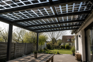 Transparente Solarmodule: Ästhetik trifft auf Effizienz [Bildinhalt mit KI erstellt]